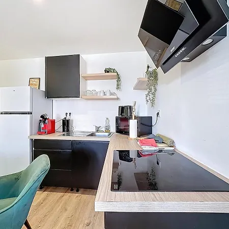 Apartament Sejour En Groupe Immeuble 10 Pers, Aulnat