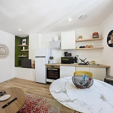 Apartment Sejour En Groupe Immeuble 10 Pers, Aulnat