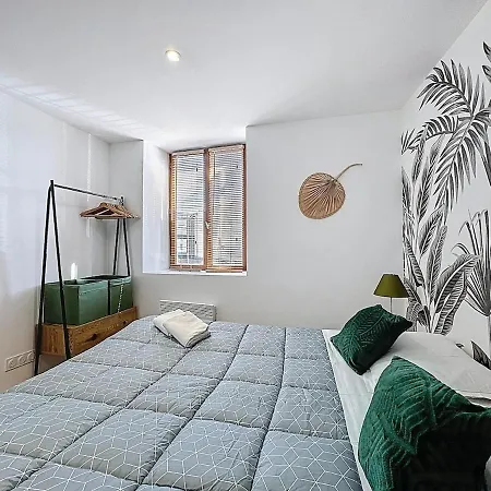 Sejour En Groupe Immeuble 10 Pers, Apartament Aulnat